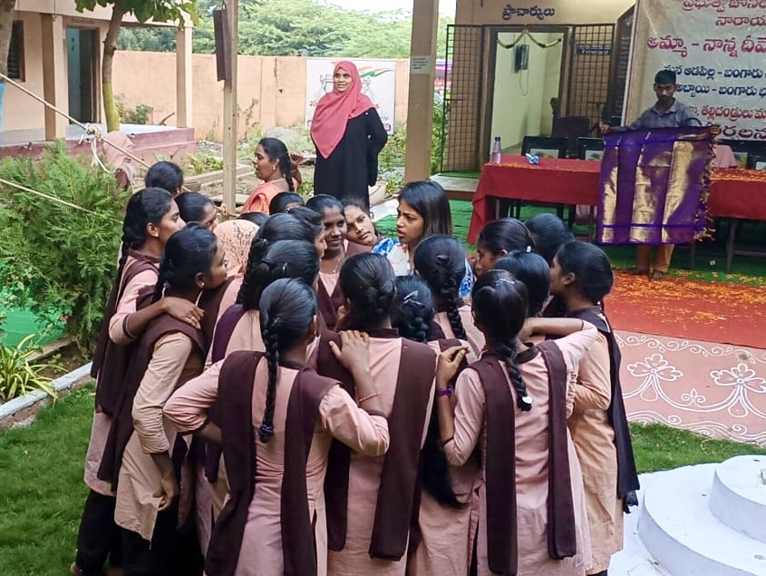 Women's college outreach visit